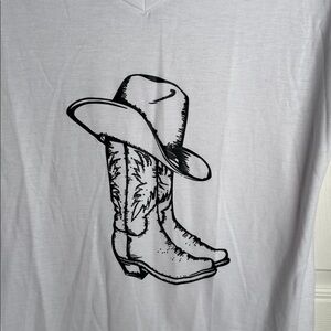 NEW White T-Shirt with Cowboy Hat & Boot sz M